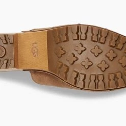 Ugg The Center Seam Lug Sole Clog In Chestnut