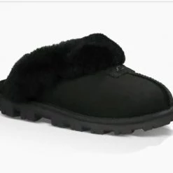 Coquette - The Classic Ugg Slipper In Black Slippers