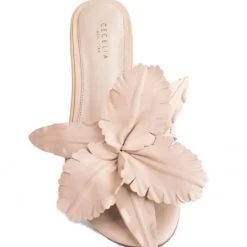 Cecelia The Flower Slide In Nude