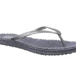 Isle Jacobsen The Glitter Flip Flop In Grey