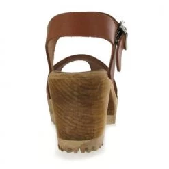 Mia Shoes The Peep Toe Clog Sandal In Luggage