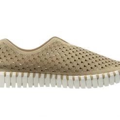 Isle Jacobsen Tulip 139 - The On-The-Go Slip-On In Latte Shoes