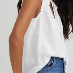 Bella Dahl The Sleeveless Fray Top In White