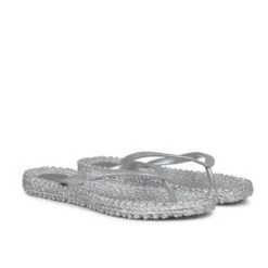 Isle Jacobsen The Glitter Flip Flop In Silver Shoes